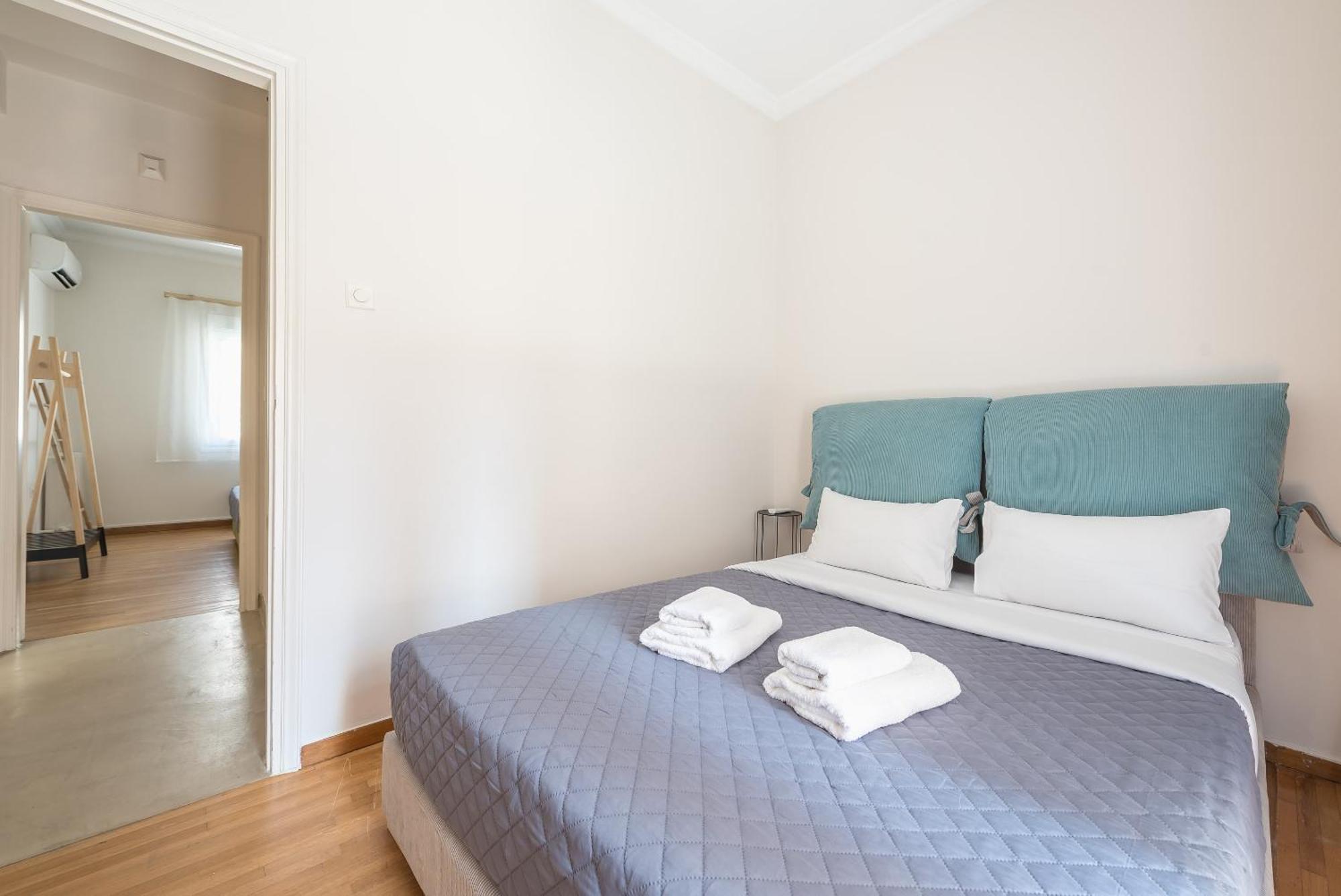Appartement Stylish 2 Bd Urban Retreat Near Panormou Metro à Athènes Extérieur photo